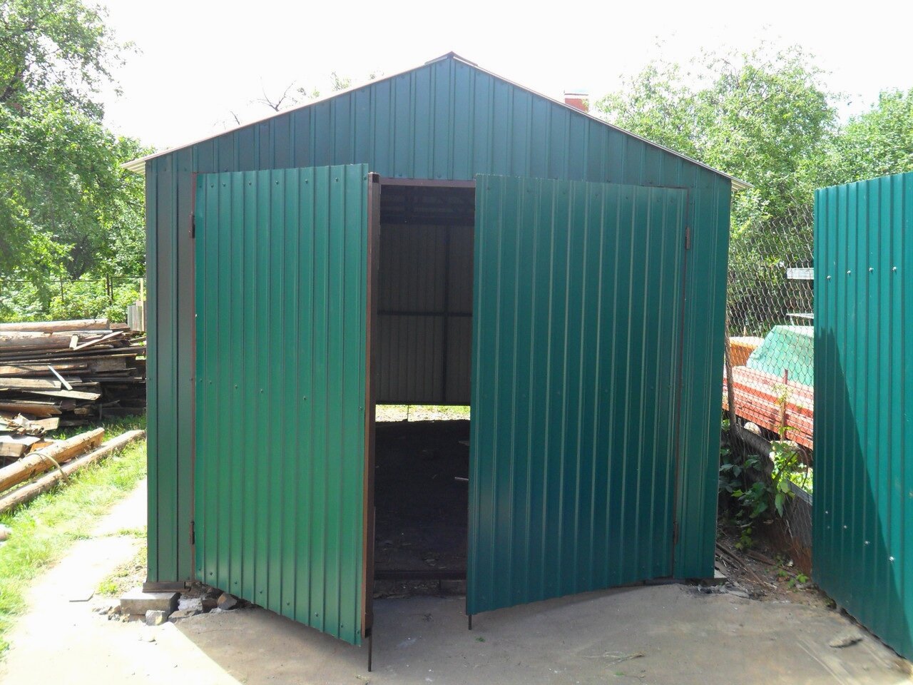 заборы из профнастила заборград, гараж металлический, разборный гараж, сборно-разборный гараж, металлический гараж зеленого цвета