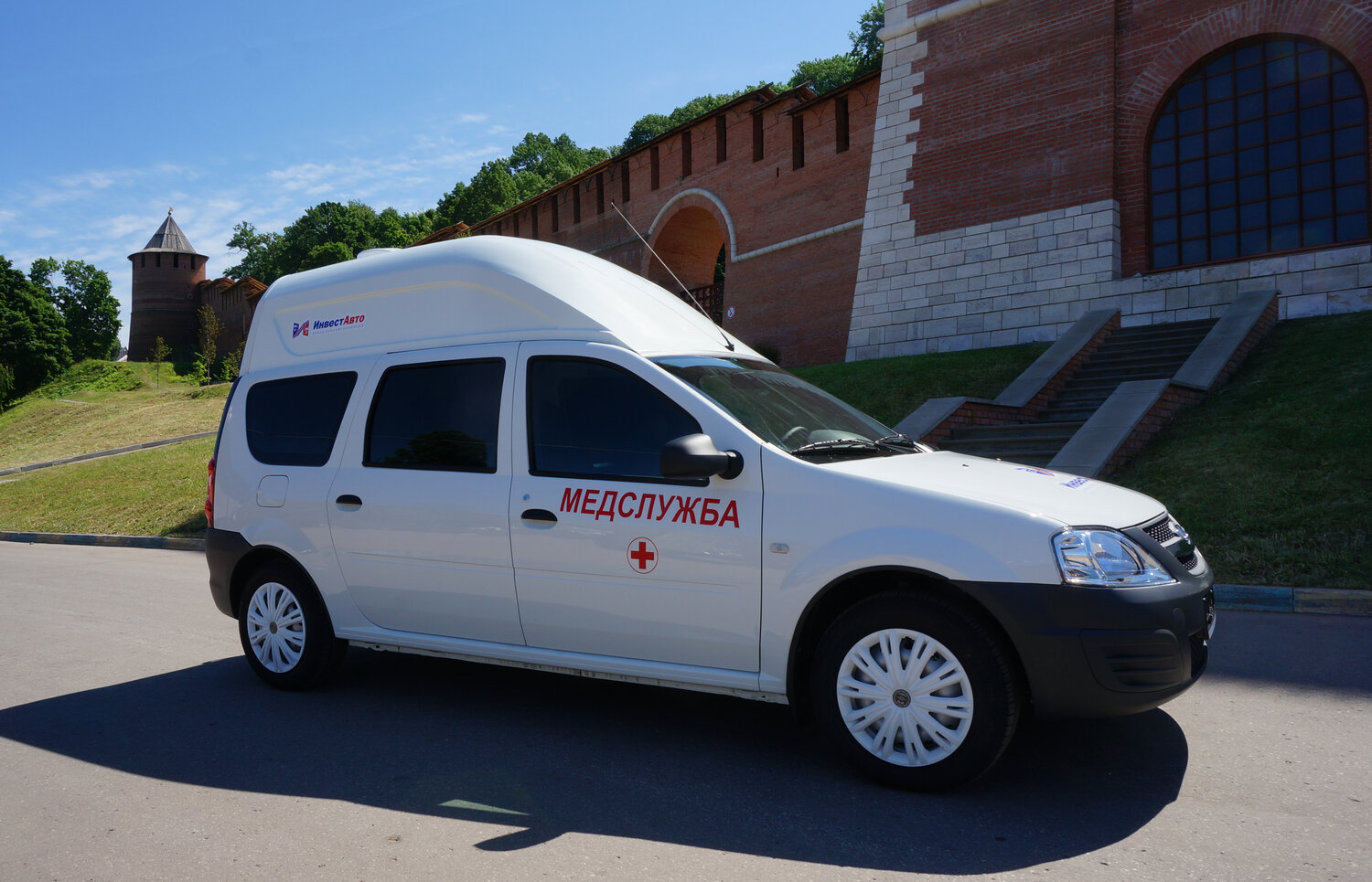 лада ларгус медслужба, lada largus, lada largus медслужба, санитарный автомобиль lada largus, ларгус санитарный автомобиль