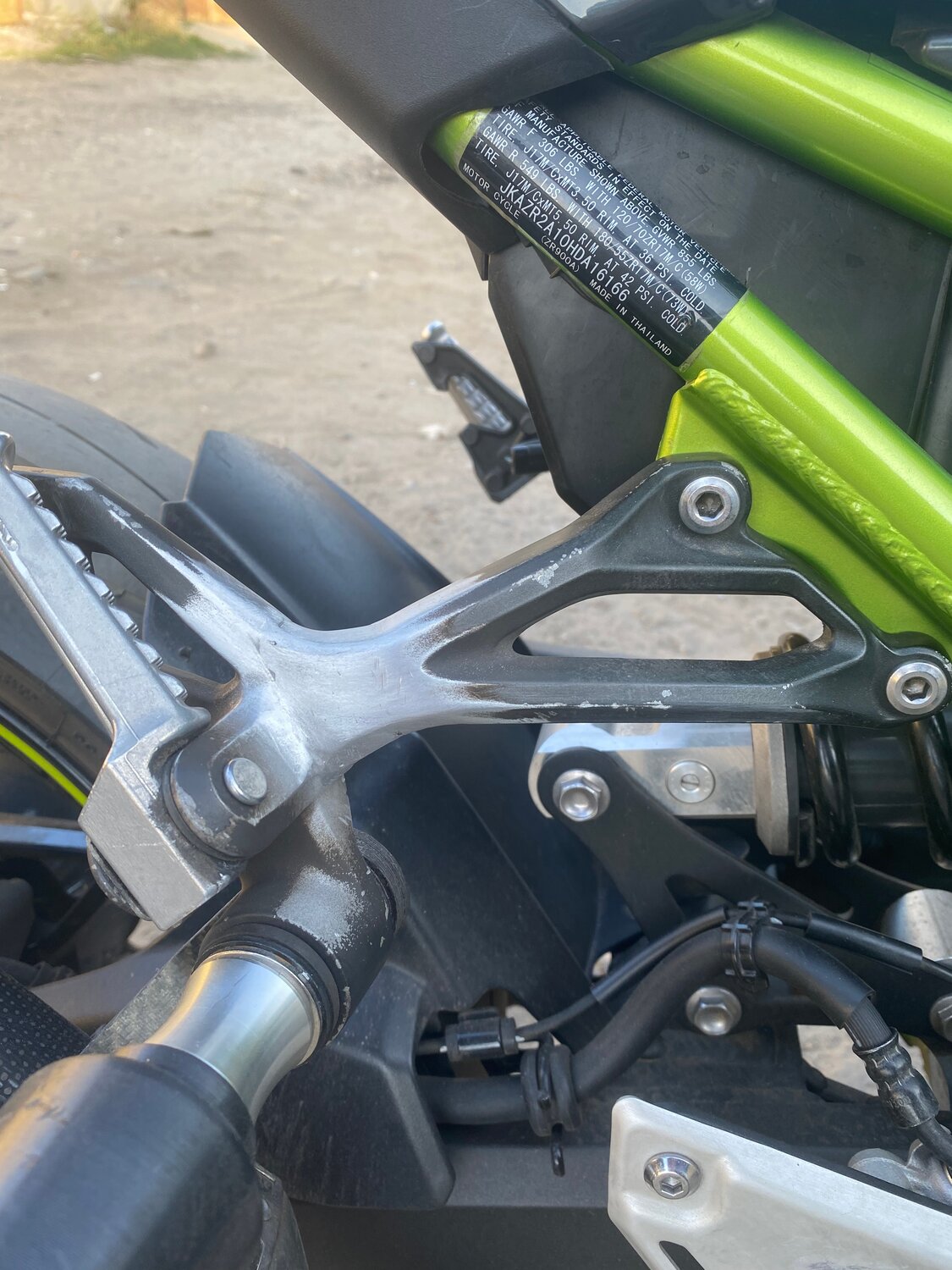 сабкейдж crazy iron, кронштейн подножек kawasaki er-6n, слайдеры для мотоцикла сузуки св 650, сабкейдж, спортивный мотоцикл