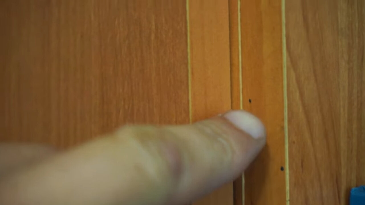 дверь, дверное полотно, наличник двери, замок в двери, дверь закрытая