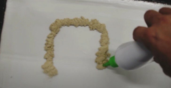 монтажная пена, поделки из макарон, поделки, бусики из макарон, пена