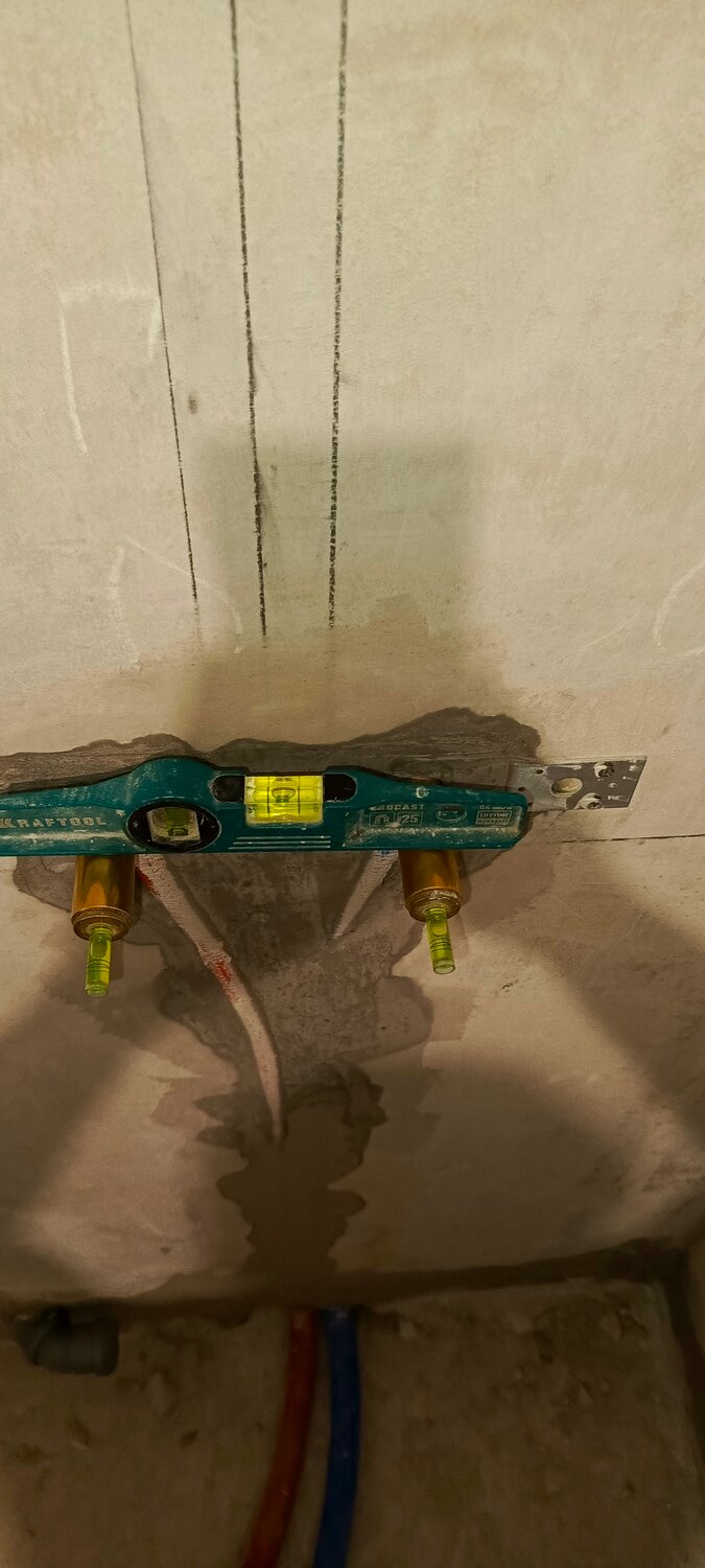 монтажная планка для водорозеток, монтаж водорозеток, удлинитель для водорозетки 1/2, крепление водорозетки к стене, планка для водорозеток