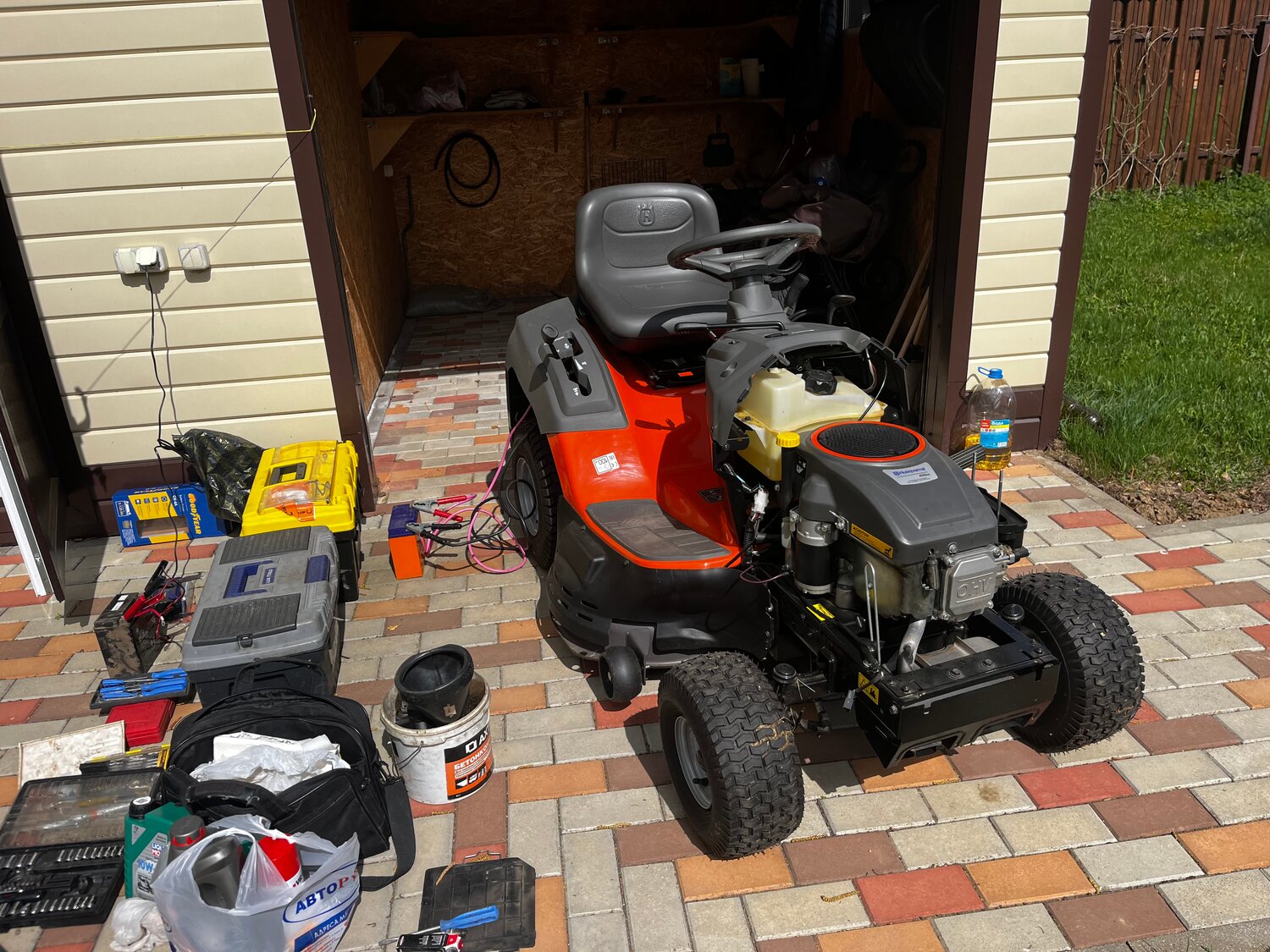 трактор косилка хускварна, садовый трактор husqvarna tc 138, садовый трактор хускварна, трактор садовый 138 l tc с травосборником husqvarna, трактор хускварна