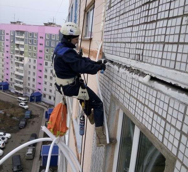 герметизация межпанельных швов, промышленный альпинизм, теплоизоляция межпанельных швов, межпанельные швы в панельном доме, промышленные альпинисты