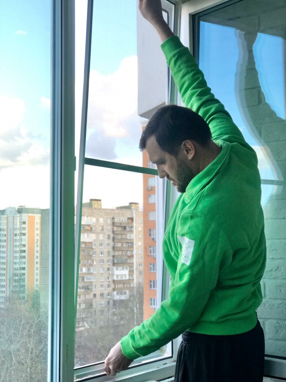 окна, пластиковое окно, мойка окон на балконе, обслуживание окон, мойка окон