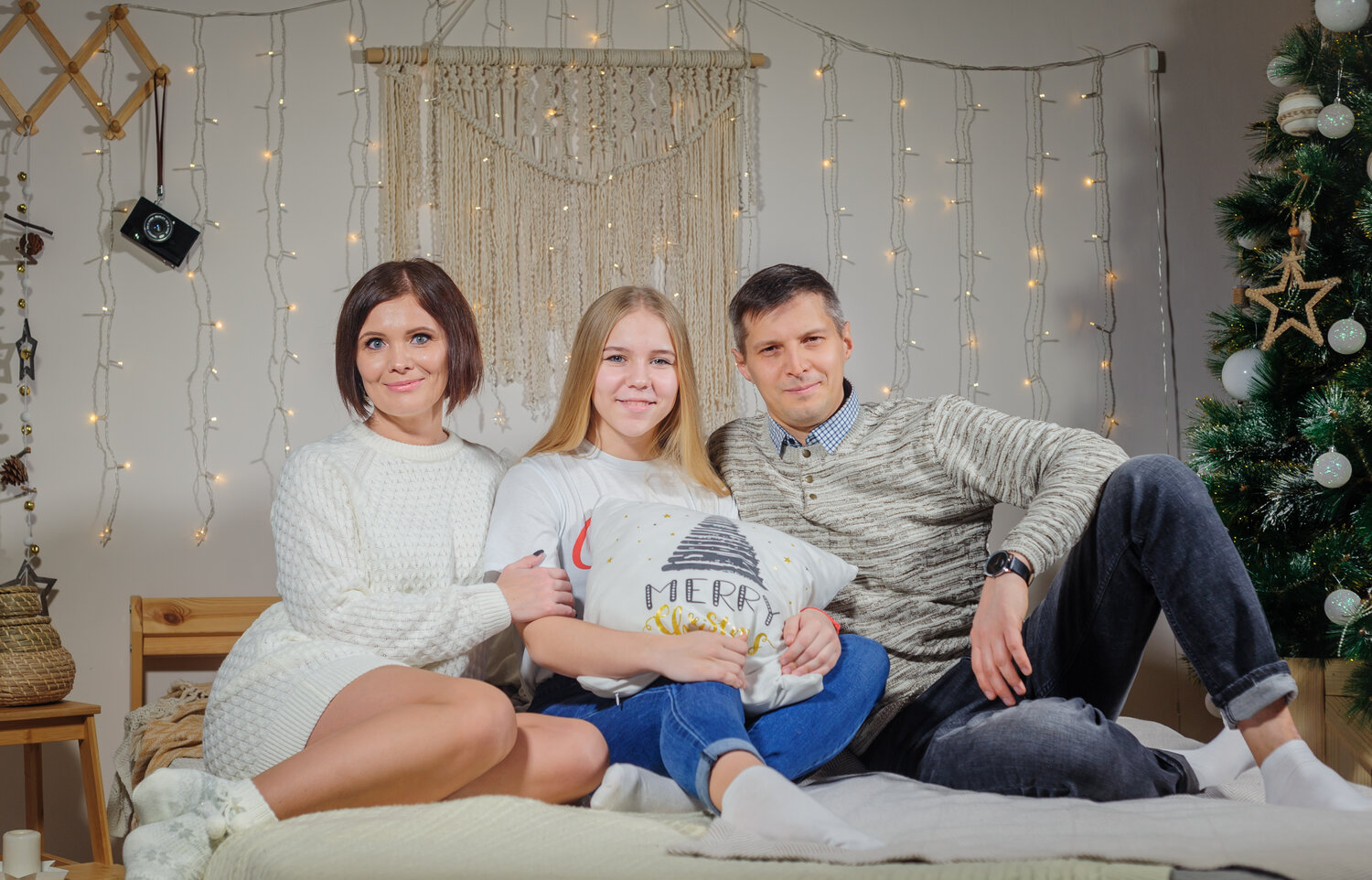 семейная фотосессия, новогодняя фотосессия, зимняя фотосессия в студии, новогодняя фотосессия семейная 4 чел, фотосессия в студии