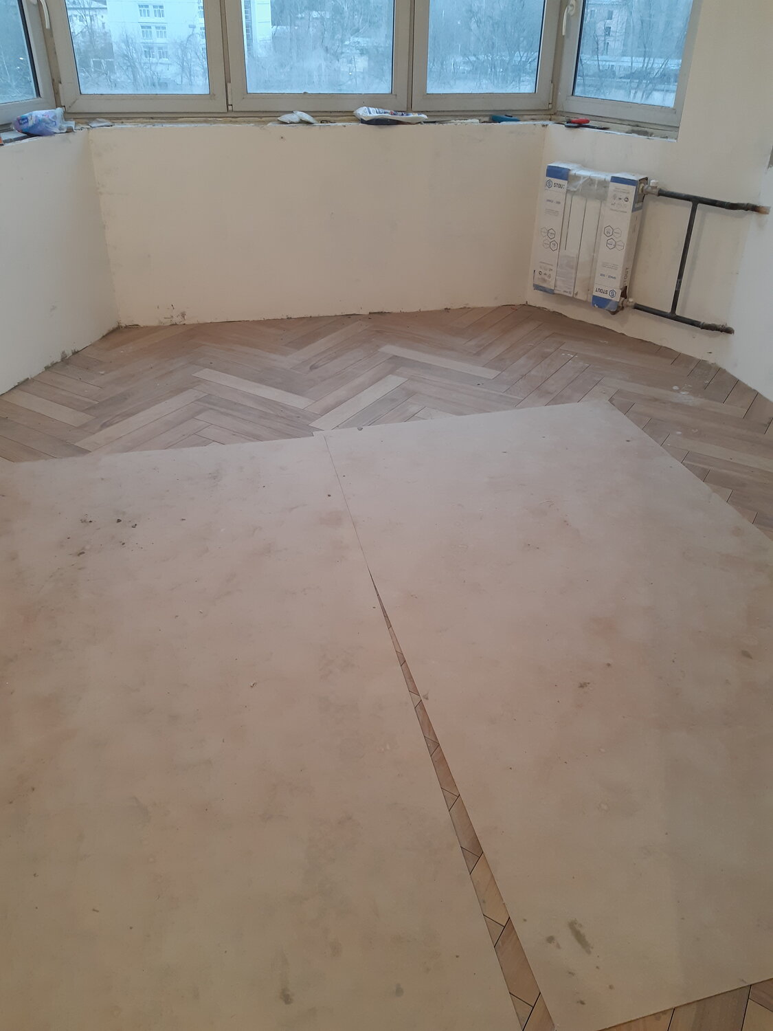 пол, стяжка пола, декоративная стяжка пола, финишное покрытие пола после полусухой стяжки, пола