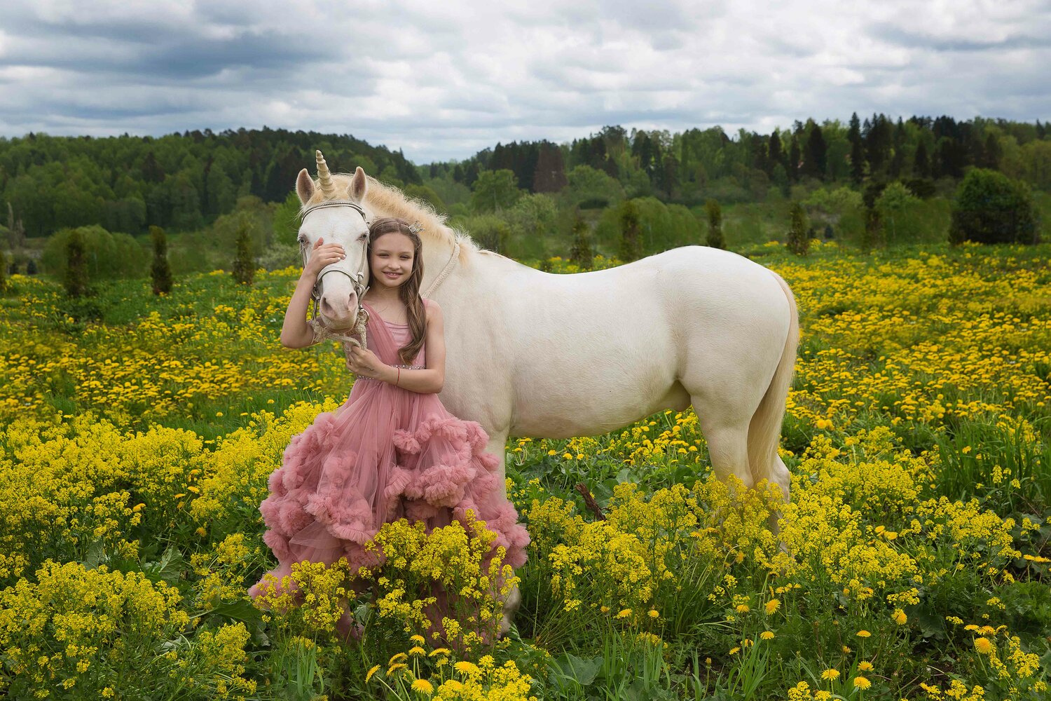 фотосессия в стиле единорожки, фотосессия с единорогом, фотосессия с единорогом москва, единорог, девушка