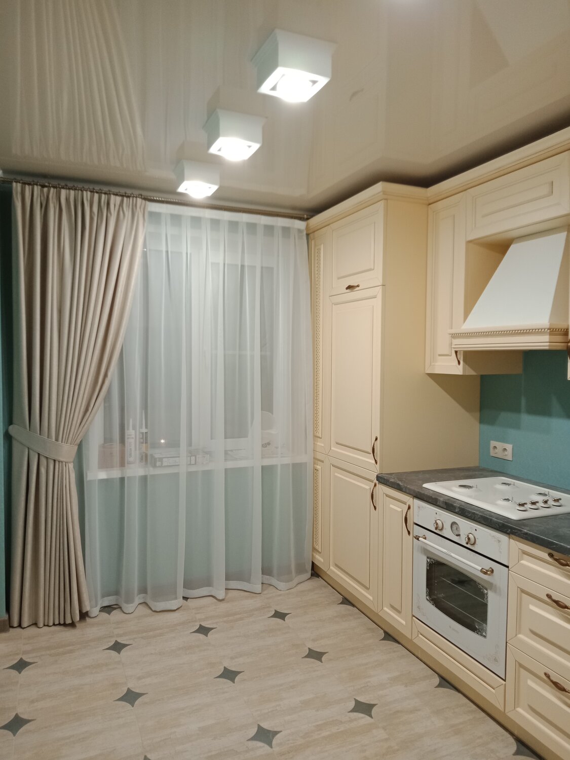 дизайн кухни, кухня, дешевый интерьер кухни, кухня классик, кухня прованс 6 кв м