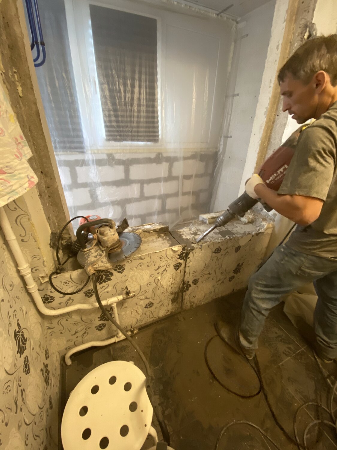 демонтаж стяжки пола, демонтажные работы, демонтаж, алмазная резка, ремонт