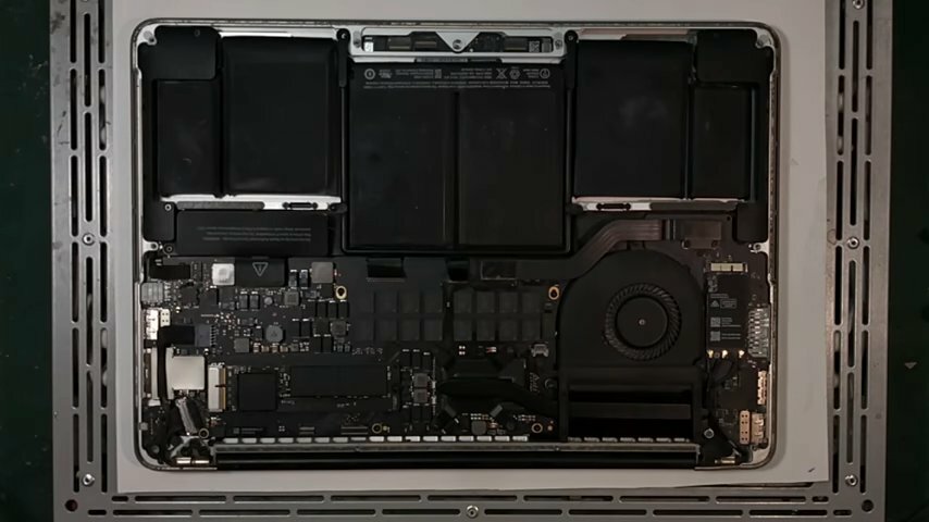 Замена аккумулятора Macbook