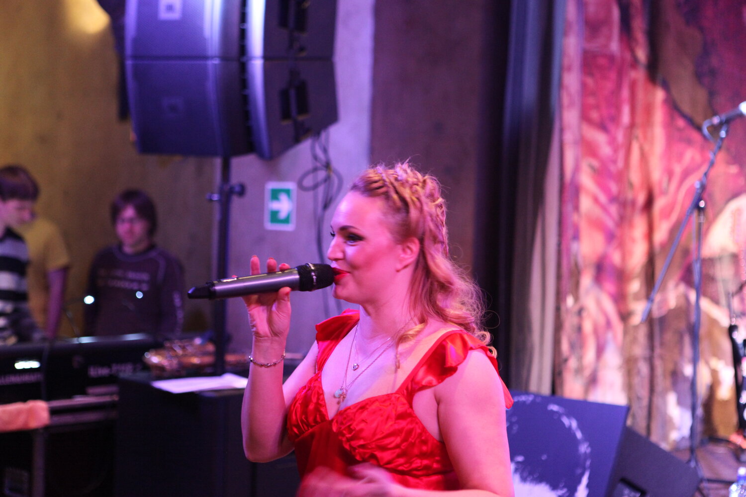 юта певица концерты, девушка, secret jane группа, певица остра тирнина, концерт