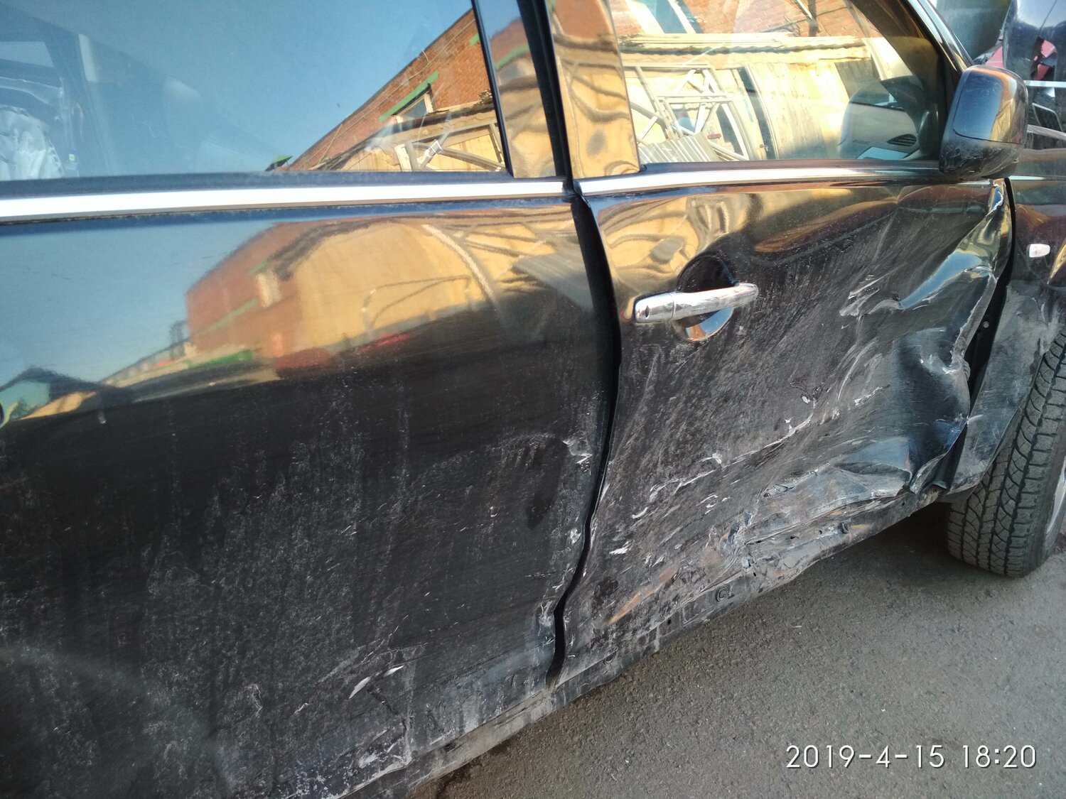 автомобиль, ваз 2106 вытяжка кузова боковой удар, авто, расцарапанный бок машины, бочина машины