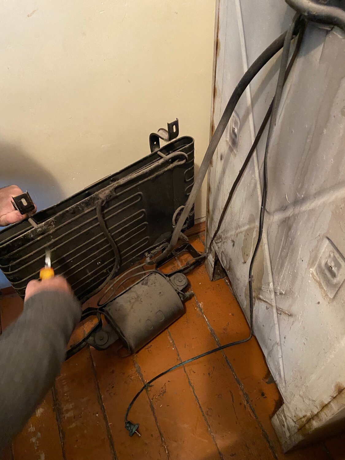 отопление гаража конвекторами, кондиционер, радиатор, отопление, тепловентилятор для гаража