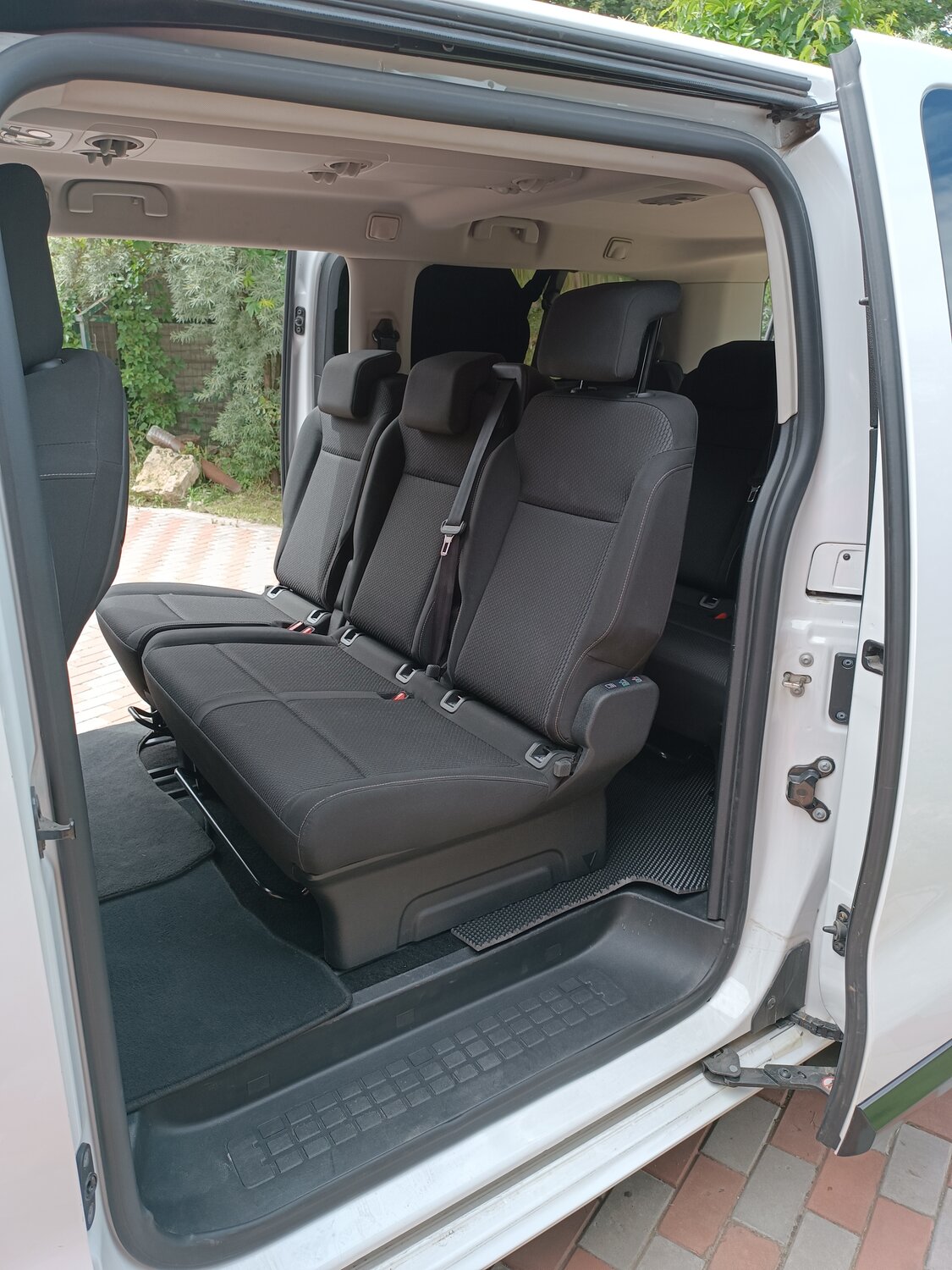toyota hiace h300, toyota hiace h300 новый минивэн, honda stepwgn 2010, новый тойота хайс 2021, Chrysler Town & Country V