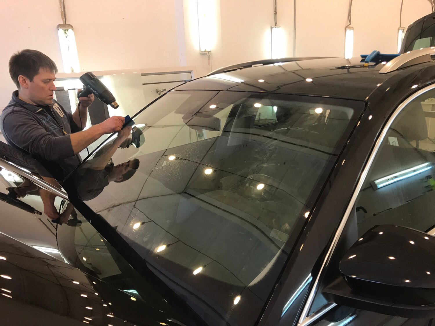 тонировка стекла автомобиля, тонирование лобового стекла, полировка автостекла, полировка лобового, лобовое стекло