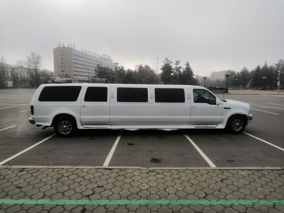 лимузин, лимузин форд экскурсион, ford excursion, форд лимузин 25, автомобиль лимузин линкольн 2012