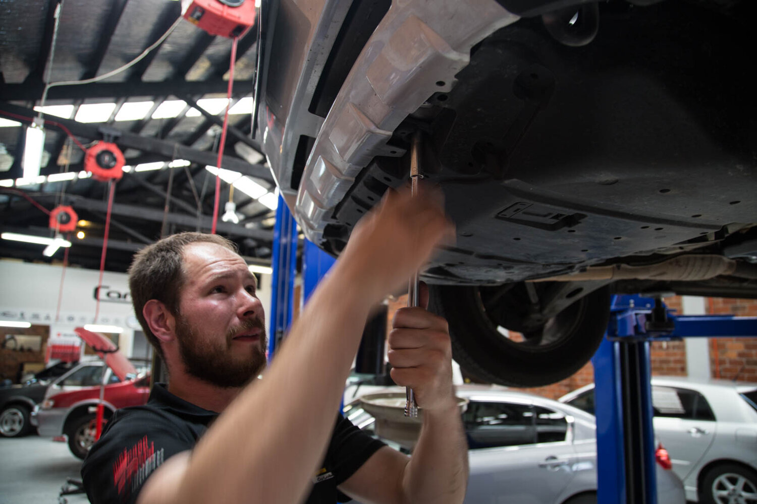 авто, автомобиль, автослесарь сход развальщик, замен, автосервис