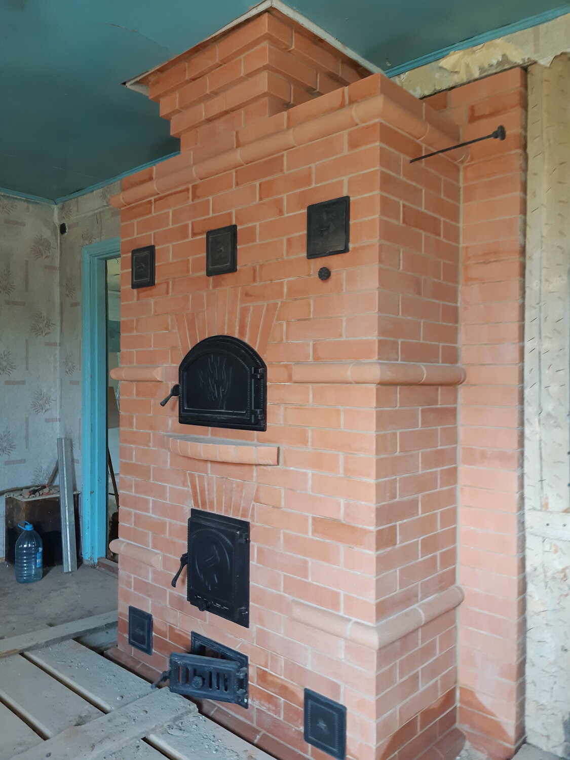 печник, отопительно-варочная печь с хлебной камерой, русская печь с обогревательным щитком, колпаковая печь с хлебной камерой, печи и камины из кирпича каминопечи