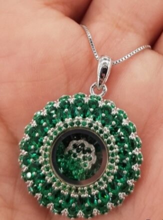 украшение, ювелирное украшение, ювелирные изделия, подвеска с изумрудом, украшения из бисера