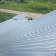 кровля из профлиста, скатная кровля из профлиста, кровля, металлическая кровля, молниезащита крыши профнастил