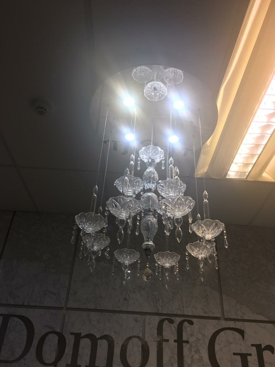 Мытье люстры
