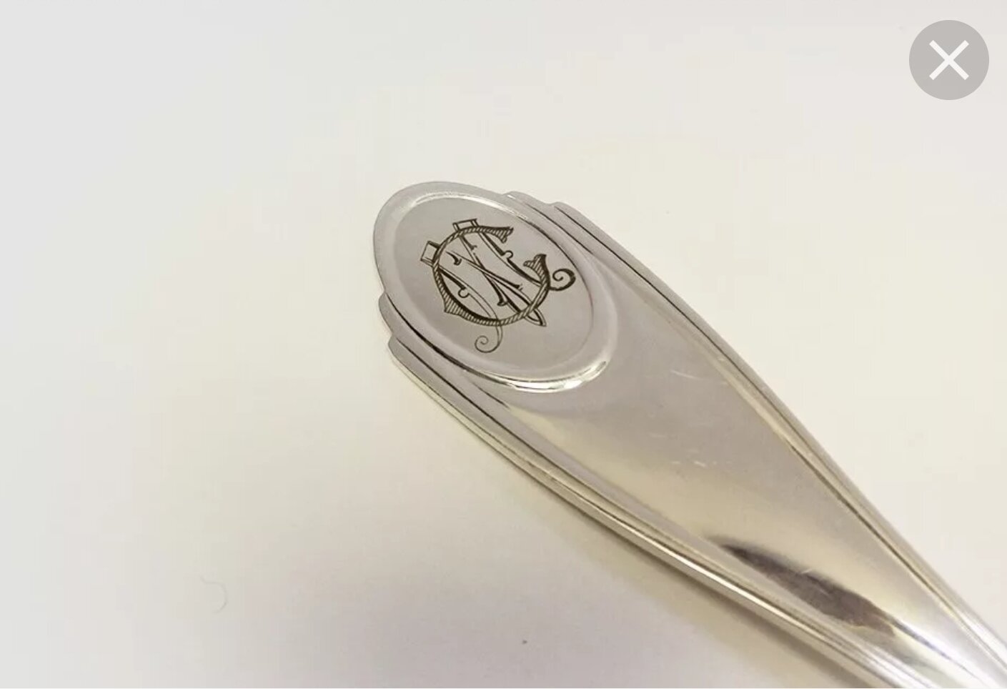 гравировка, гравировка на блеснах, столовое серебро, инициалы на серебряной ложке, вензель мм на серебряной ложке