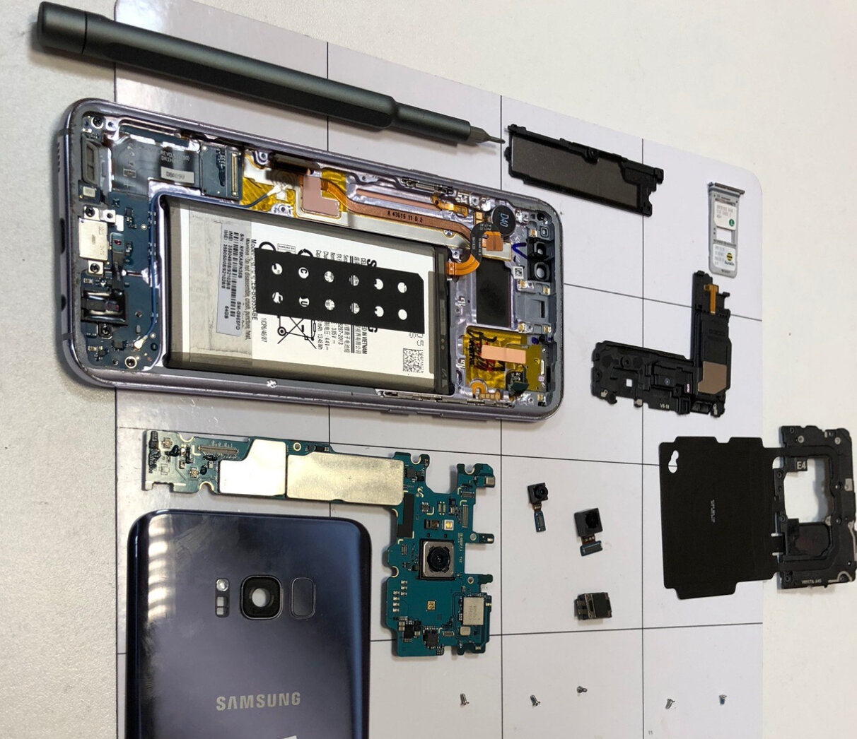 samsung galaxy m21 разбор, samsung galaxy a71 разобрать, samsung a50 разобранный, разобрать смартфон самсунг, samsung s7 разбор