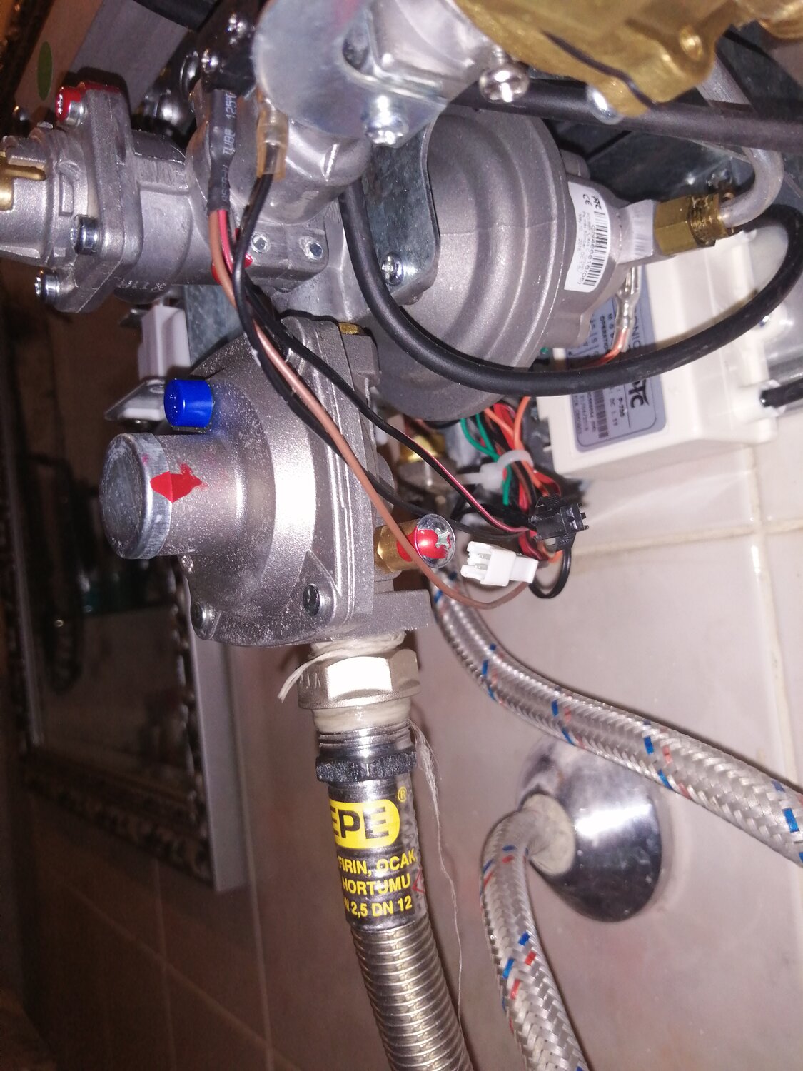 доп помпа на уаз буханка дв 409, система шлангов змз 406, насос водяной дополнительный уаз патриот, электрический насос, датчик термостат газель движок 405