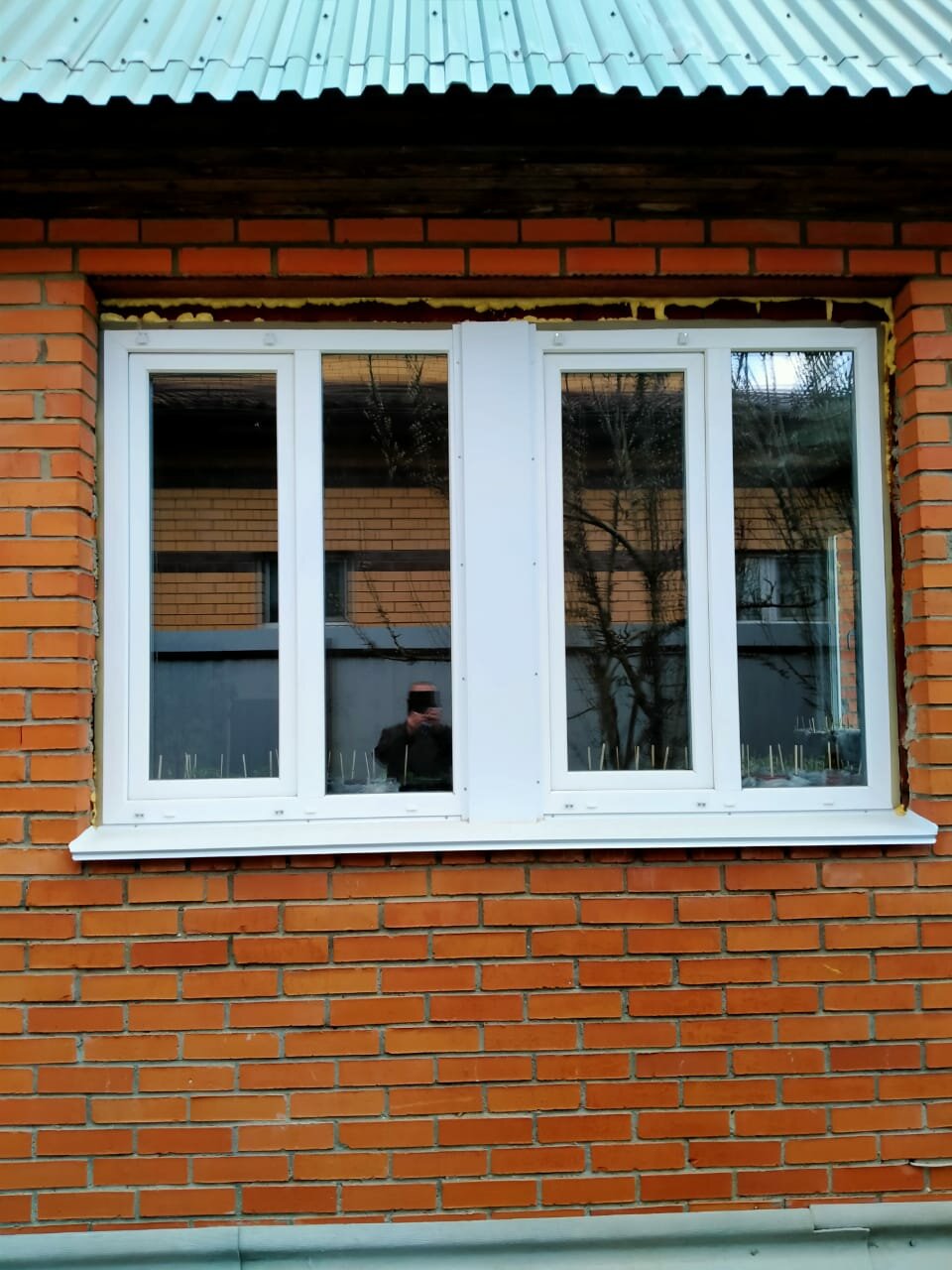 окна, пластиковое окно, пластиковые окна вид снаружи, стена с окном снаружи, окна рехау шпросы