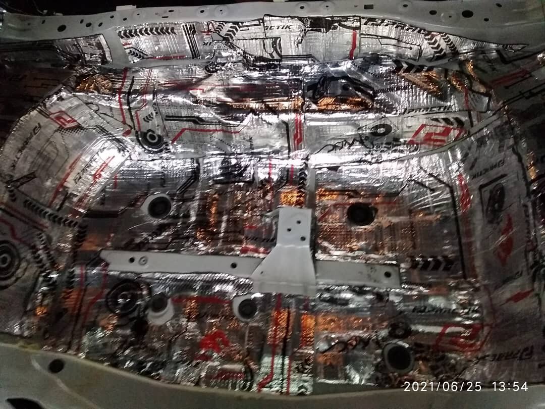 шумоизоляция автомобиля, шумоизоляция шумофф на тойоту рав 4, шумоизоляция, шумоизоляция для авто, лансер 10 моторный щит шви