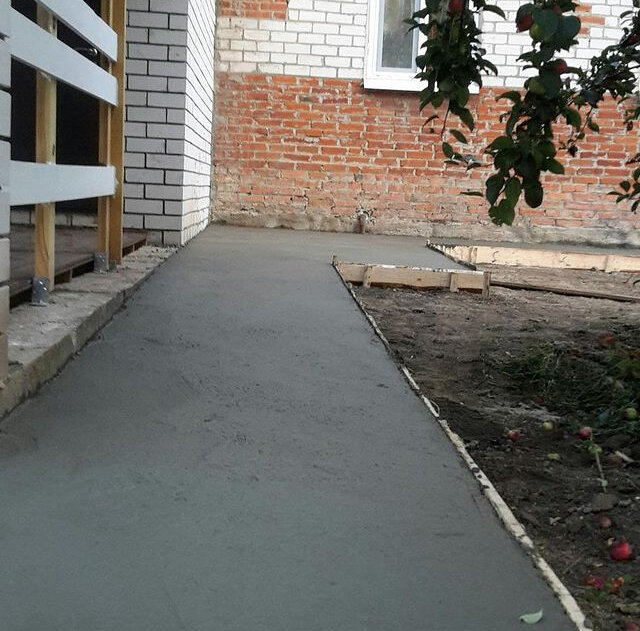 Строительство отмостки вокруг дома
