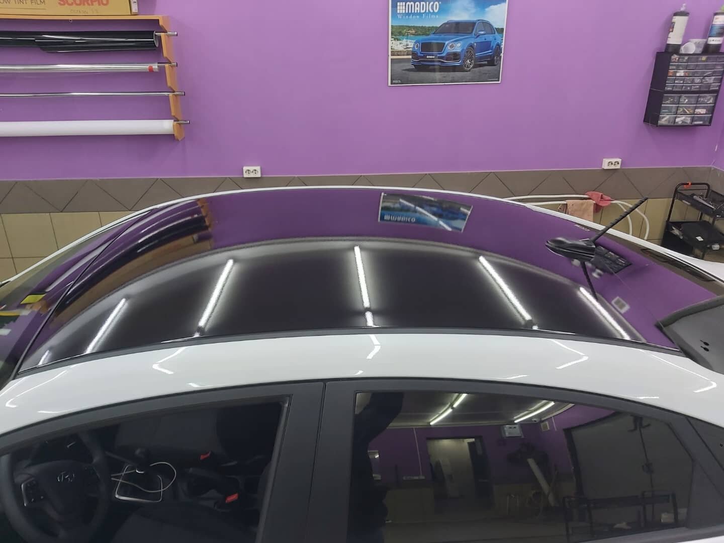 автомобиль, тонировка, авто, черный автомобиль, пленка на крышу автомобиля под панораму