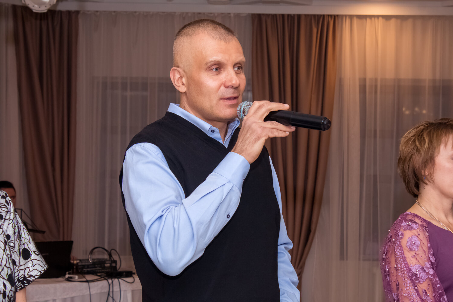 ведущий на свадьбу, свадебный ведущий, встреча с ведущим на свадьбу, ведущий, свадьба