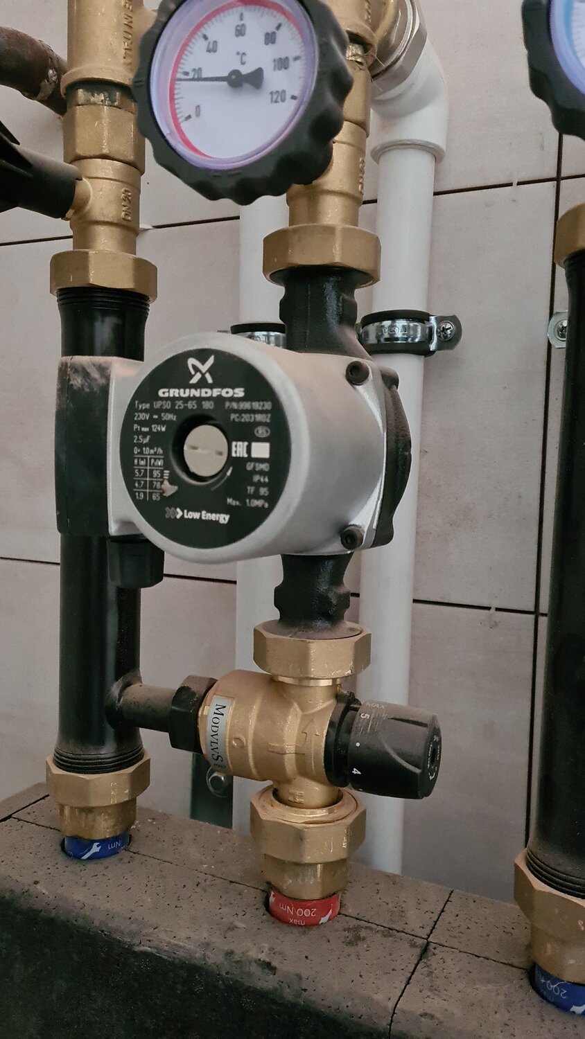 насос grundfos, grundfos upso 25-65, группа обвязки котел-бойлер с насосом grundfos ups 25-40, 1", насосная группа со смесителем 1 с насосом grundfos upso 25-65, циркуляционный насос