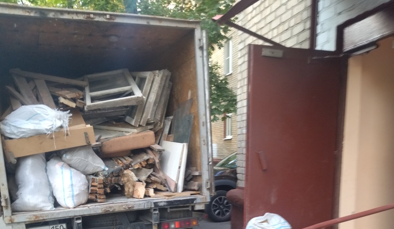 вывоз мусора, вывоз, вывоз металлолома, газель с мусором, вывоз строительного мусора