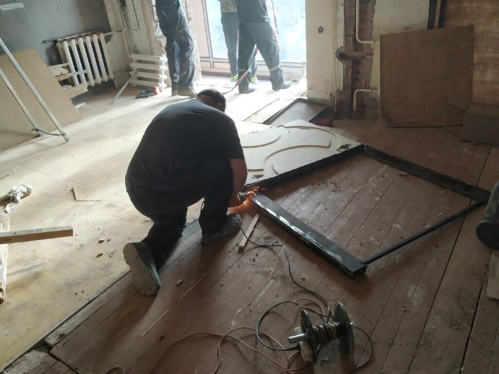 стяжка пола в квартире, стяжка пола 30 мм, стяжка пола в комнате, выравниваем полы в частном доме, стяжка пола