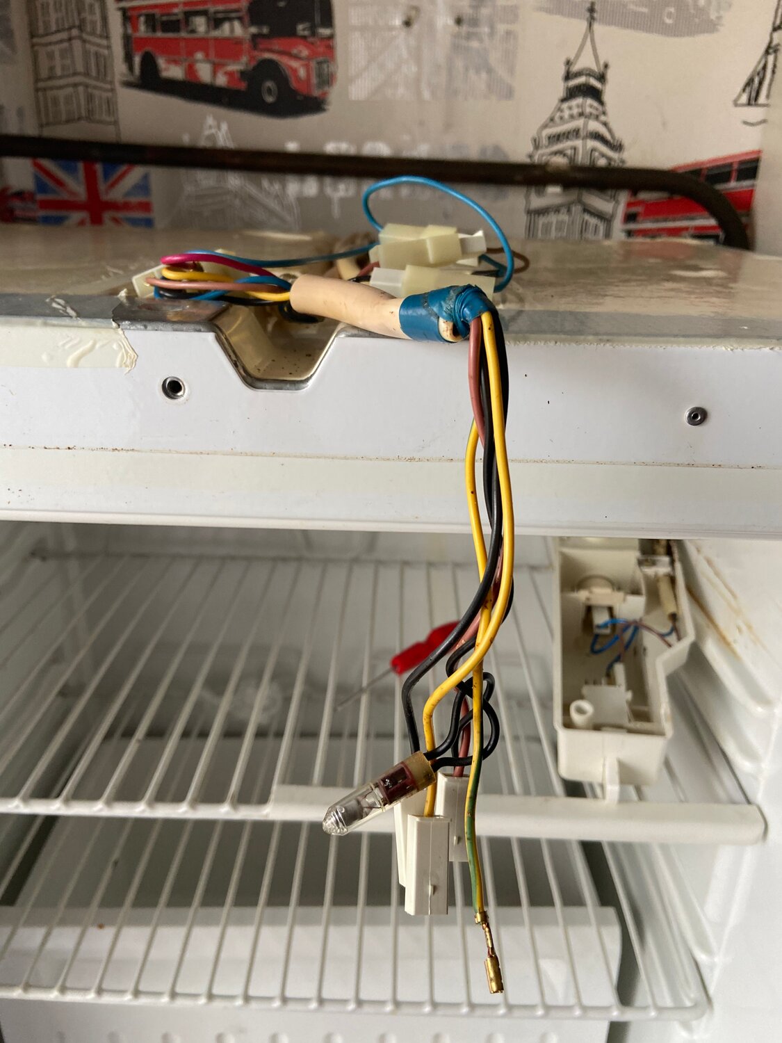 магнитола sanyo nva-hd7309w, провода, pioneer fh-p616md распиновка выхода под ютур, распиновка магнитолы пионер deh 30mp, автосигнализация