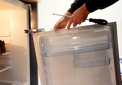 холодильник, холодильник леран перевесить дверцы, дверь холодильника, дверка холодильника, дверца холодильника