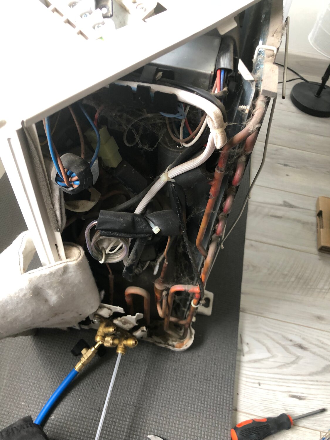 блок управления штатной сигнализации тойота, сигнализация на автомобиль, кондиционер, датчик обмерзания внешнего блока сплит системы, штатная сигнализация бмв е46