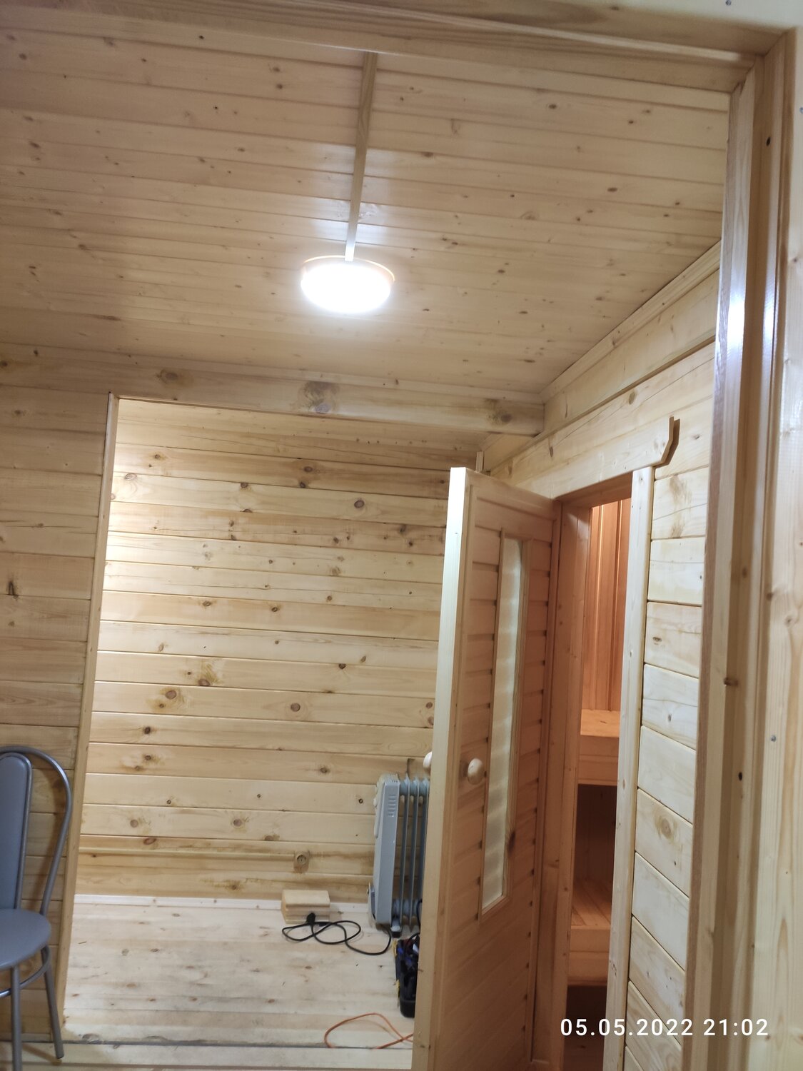дом из профилированного бруса 150-150 отделка внутри, вагонка в предбаннике, отделка вагонкой, имитация бруса, бытовка внутри вагонка