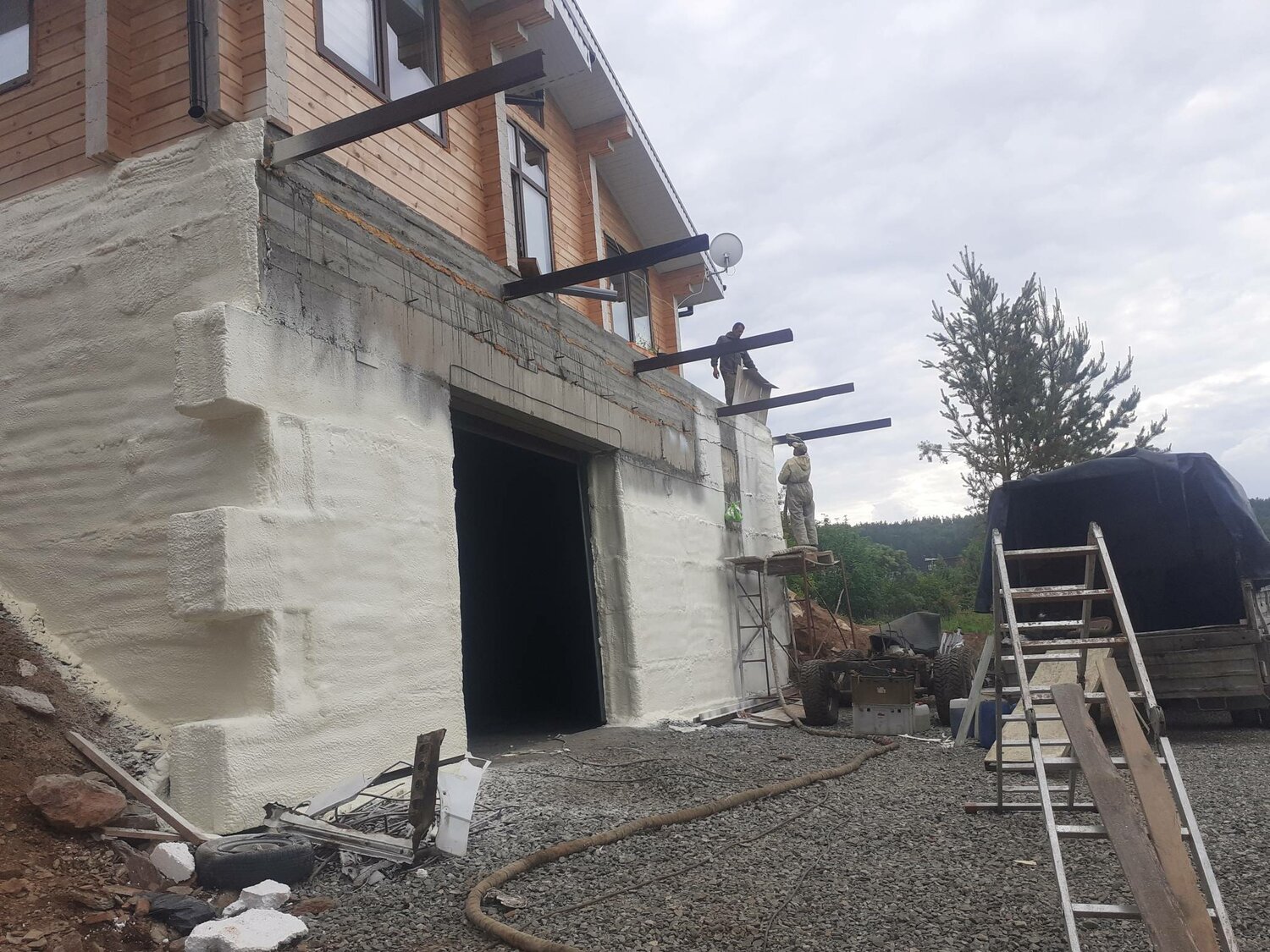 пенополиуретан фасад, пенополиуретан для газобетона, утепление фундамента пенополиуретаном, утепление фундамента ппу, утепление пенополиуретаном