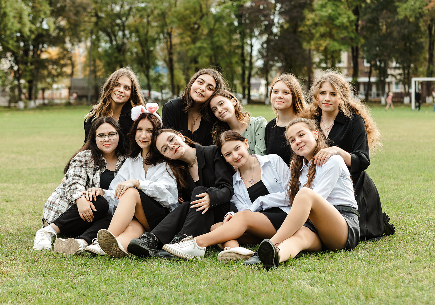 девушка, школьные фотосессии, групповая фотосессия, человек, 11 класс выпускной