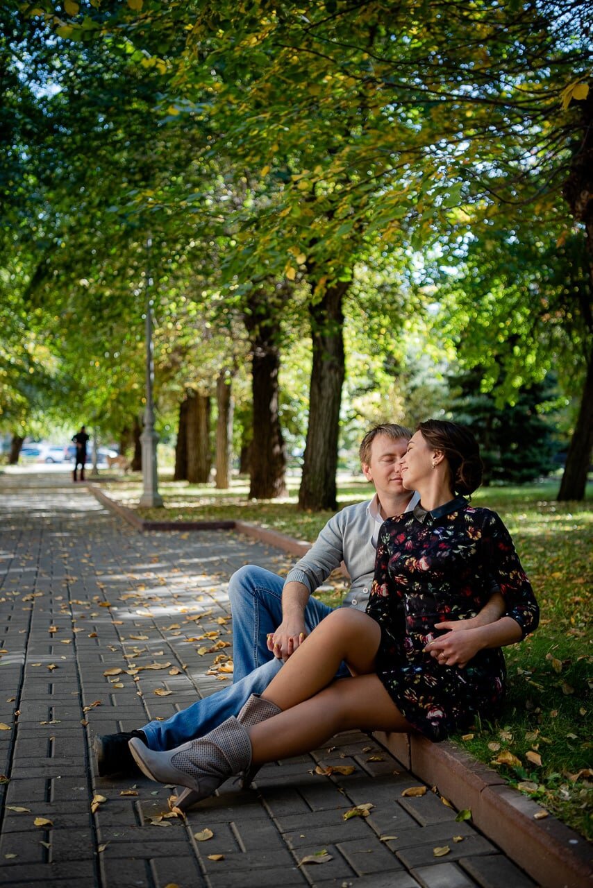 мужчина, прогулка в парке, лав стори фотосессия воронцовский парк, лав стори, пара в парке