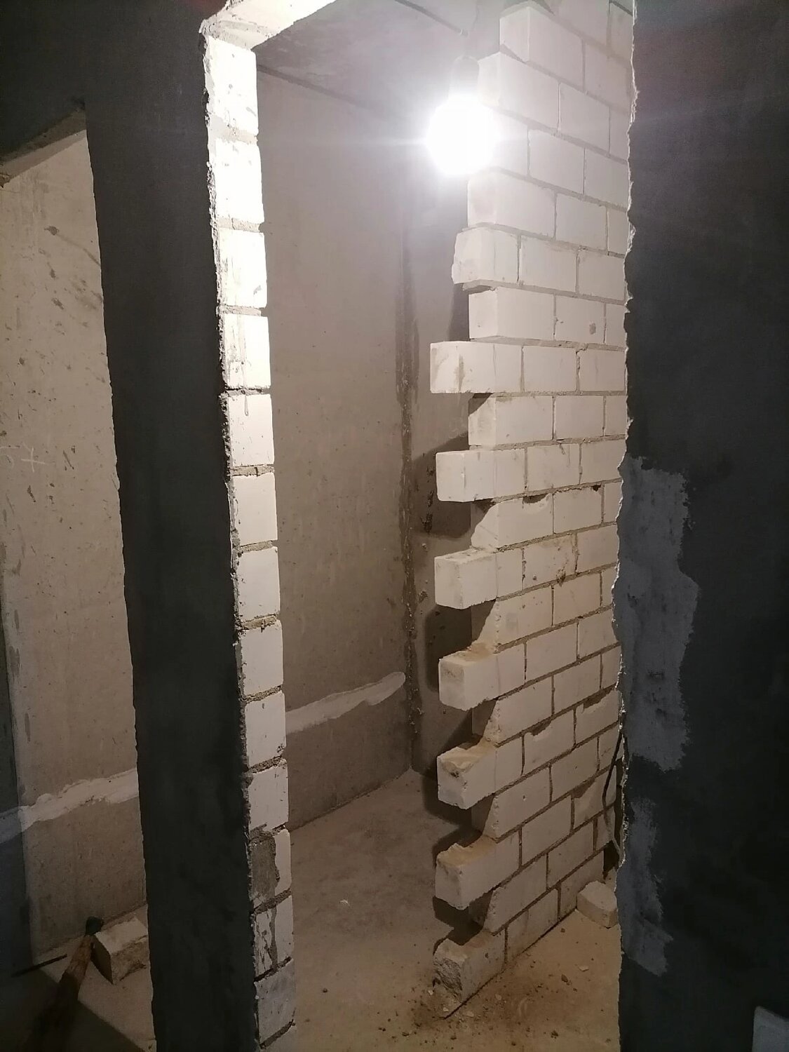 кладка перегородок, перегородка из пеноблоков, перегородки из пгп, перегородки в доме, перегородки межкомнатные из пеноблоков