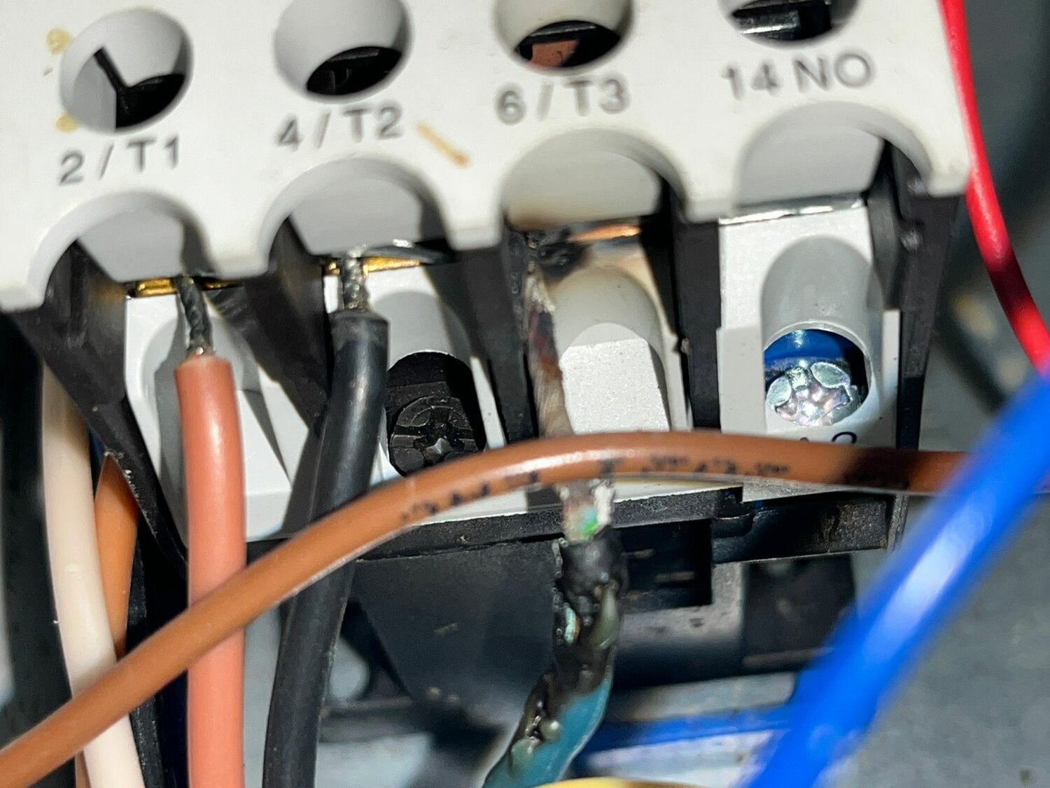 подключаем контактор кми 10960, подключение электрической плиты, подключение, деталь, подключение электрической варочной панели