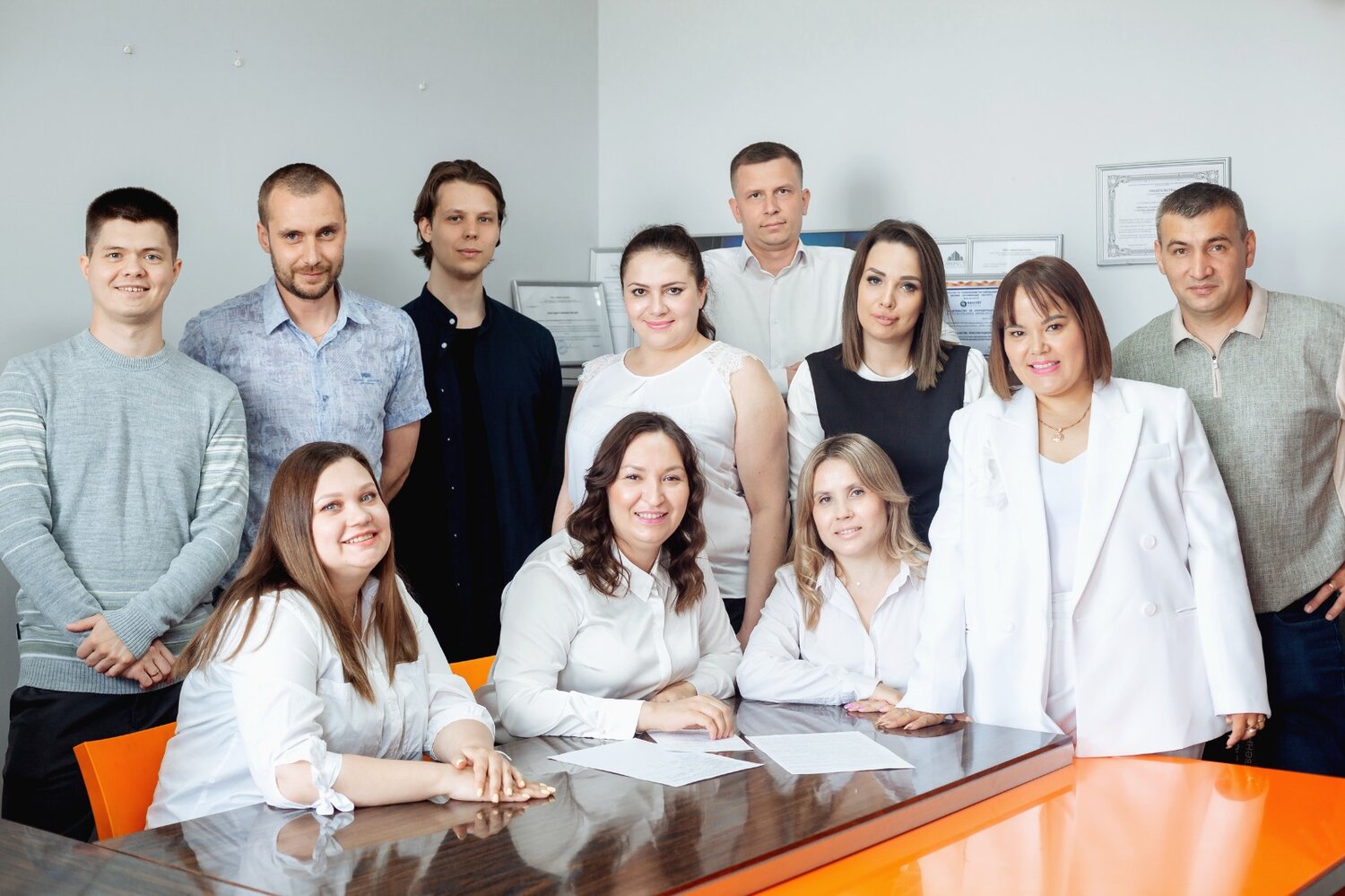 группа компаний, в клиник, девушка, деловые услуги, бизнес