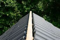 конек для крыши из шифера, конек для шиферной крыши, конек шиферной кровли, шифер на крышу, кровля из шифера