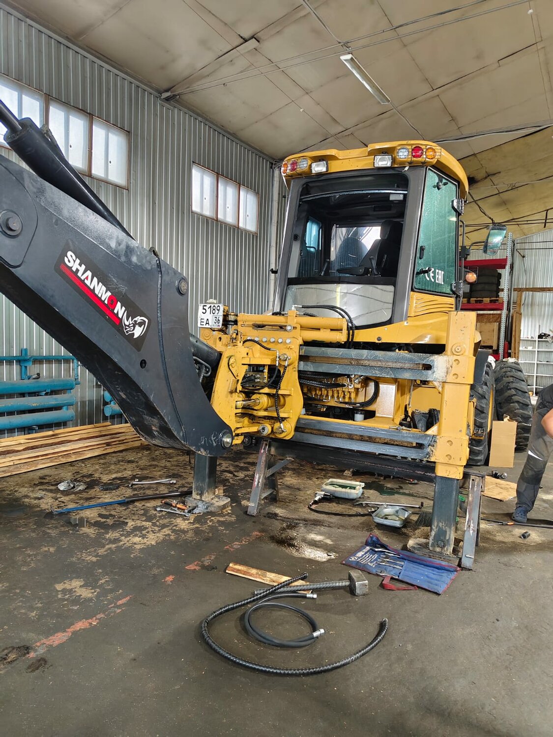 услуги мини экскаватора, мини-экскаватор yuchai yc35 sr, аренда экскаватора погрузчика, мини экскаваторы, экскаватор погрузчик volvo