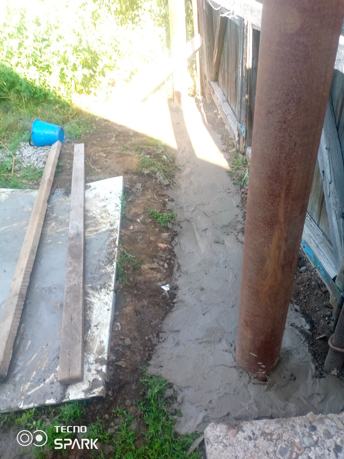 в столб, бур для скважин, труба, бурить скважину, скважина для воды